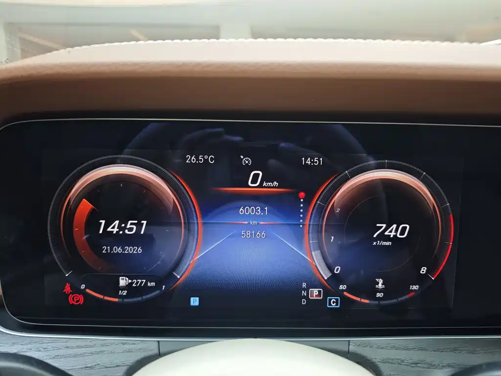 Mercedes-Benz E-Class 2022 — фото 13