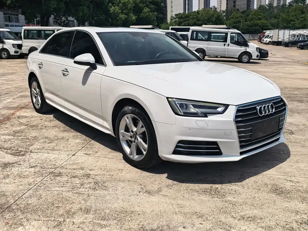 Audi A4L 2018