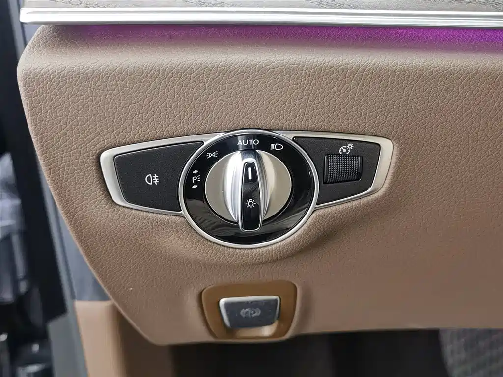 Mercedes-Benz E-Class 2022 — фото 21
