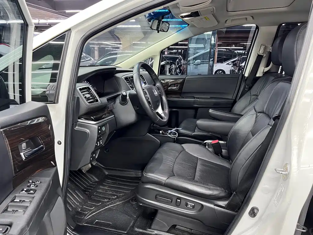 Honda Odyssey 2019 — фото 7