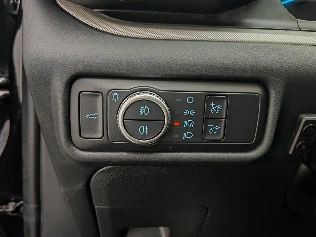 Ford Explorer 2020 — фото 21