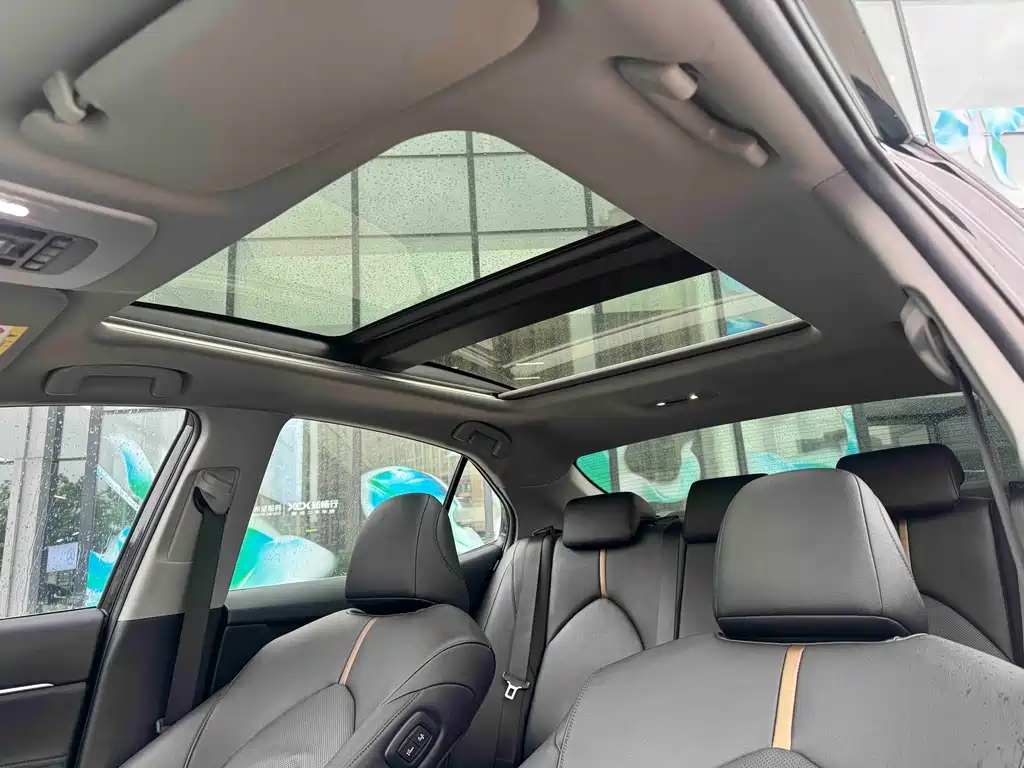 Toyota Camry 2021 — фото 25