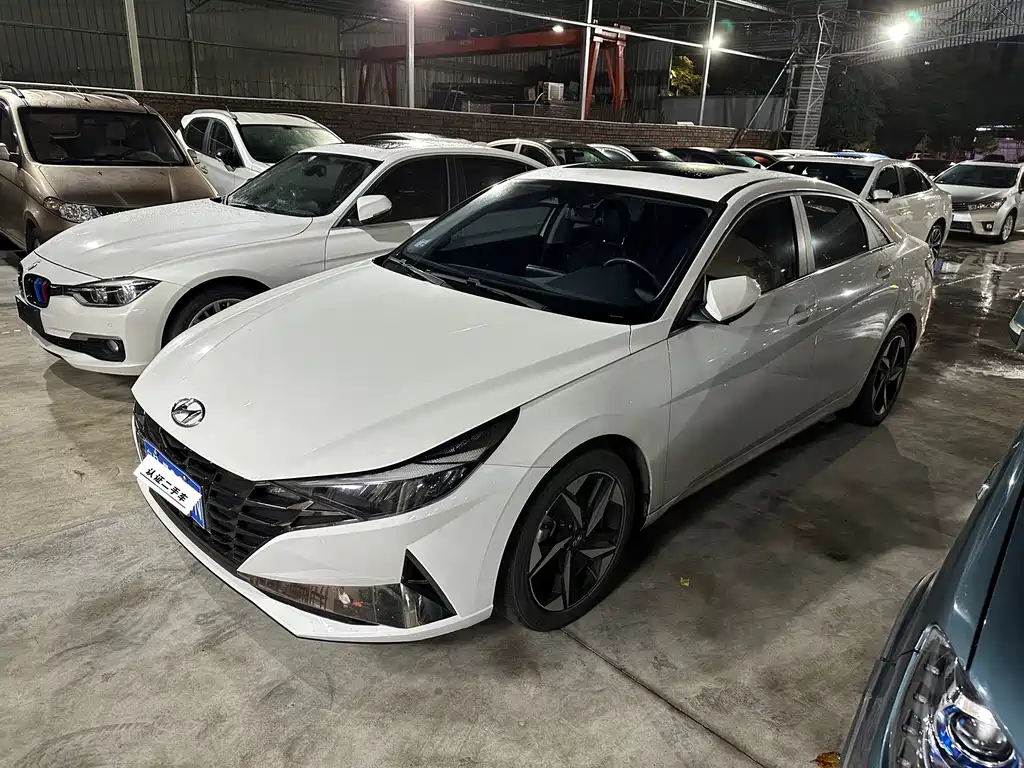 Hyundai Elantra 2023