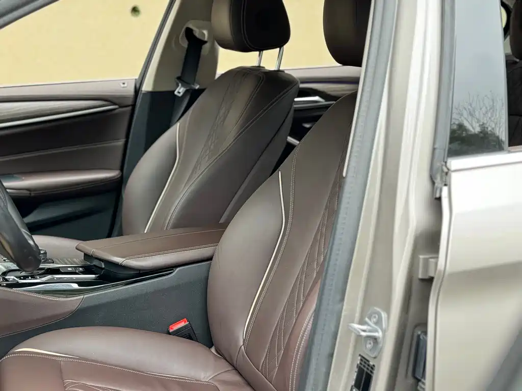 BMW 5 Series New Energy 2020 — фото 14