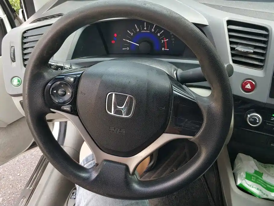 Honda Civic 2014 — фото 15