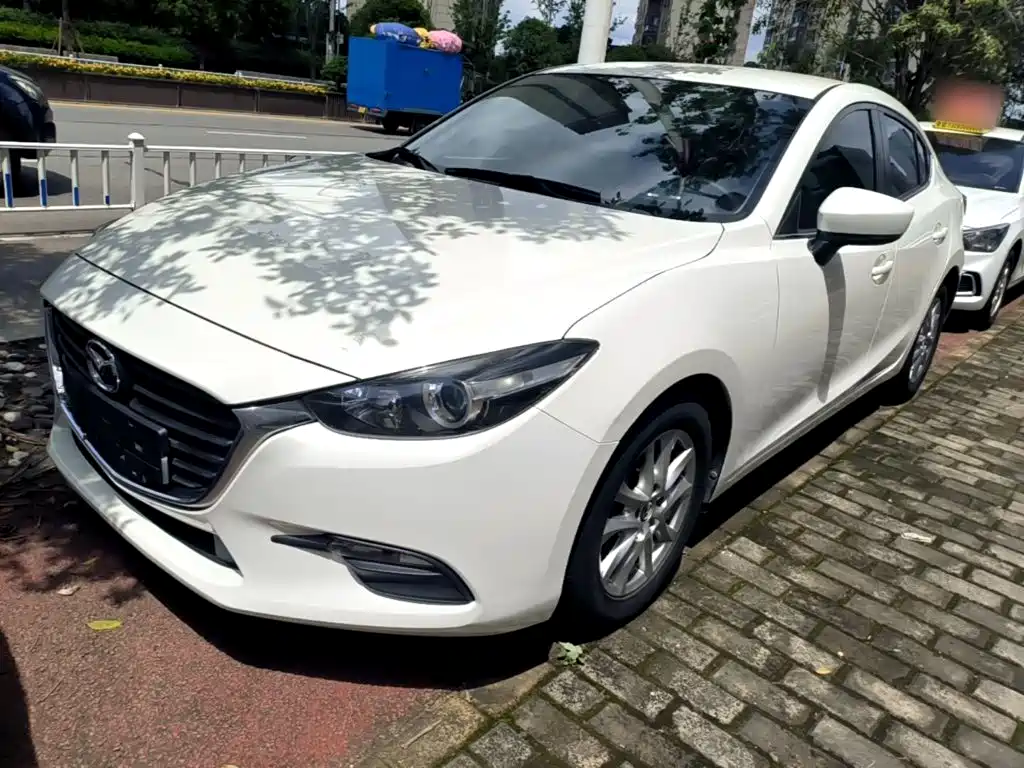 Mazda 3 Axela 2018 — фото 2