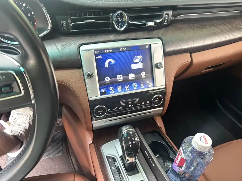Maserati Quattroporte 2016 — фото 11