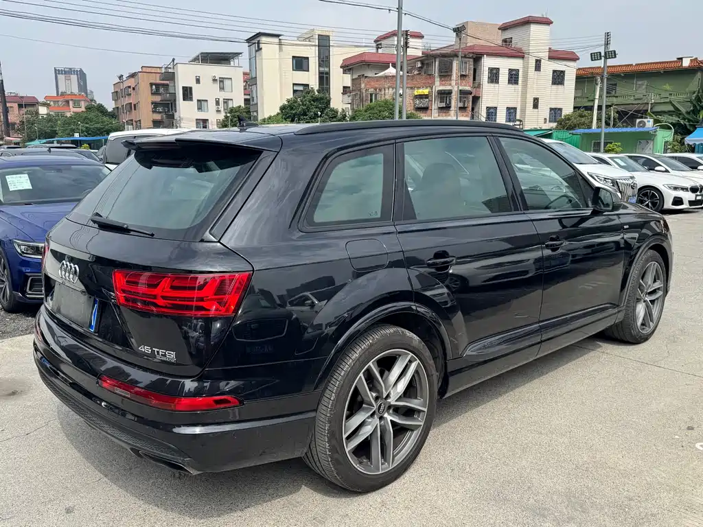 Audi Q7 2018 — фото 6