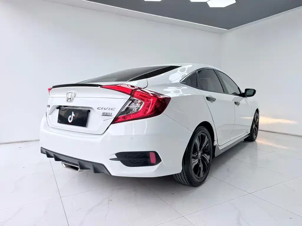Honda Civic 2019 — фото 8