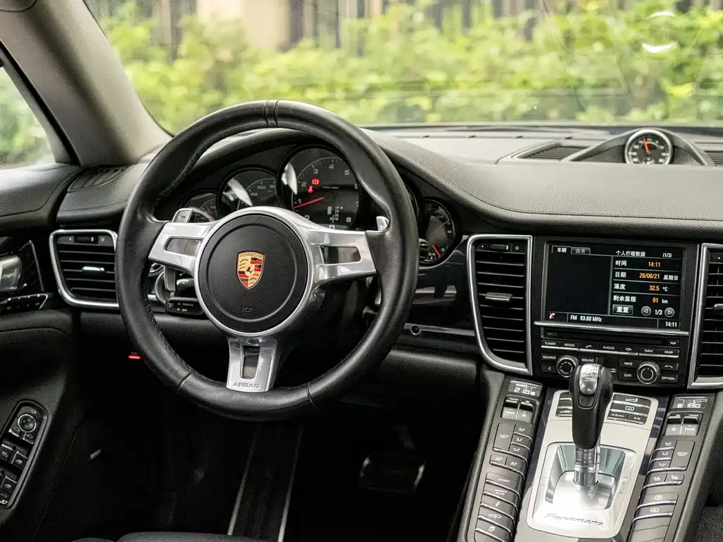 Porsche Panamera 2016 — фото 10