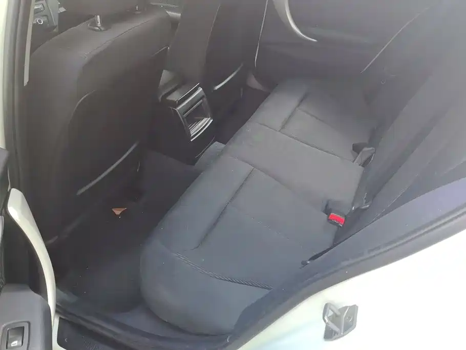 BMW 1 Series 2014 — фото 11