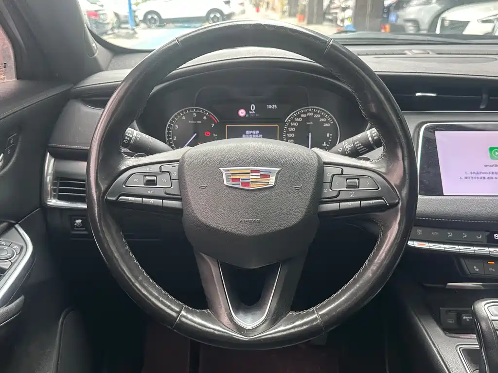 Cadillac XT4 2019 — фото 11