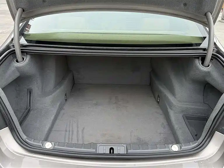 BMW 7 Series 2013 — фото 18