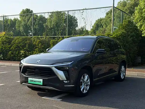 NIO ES8 2021