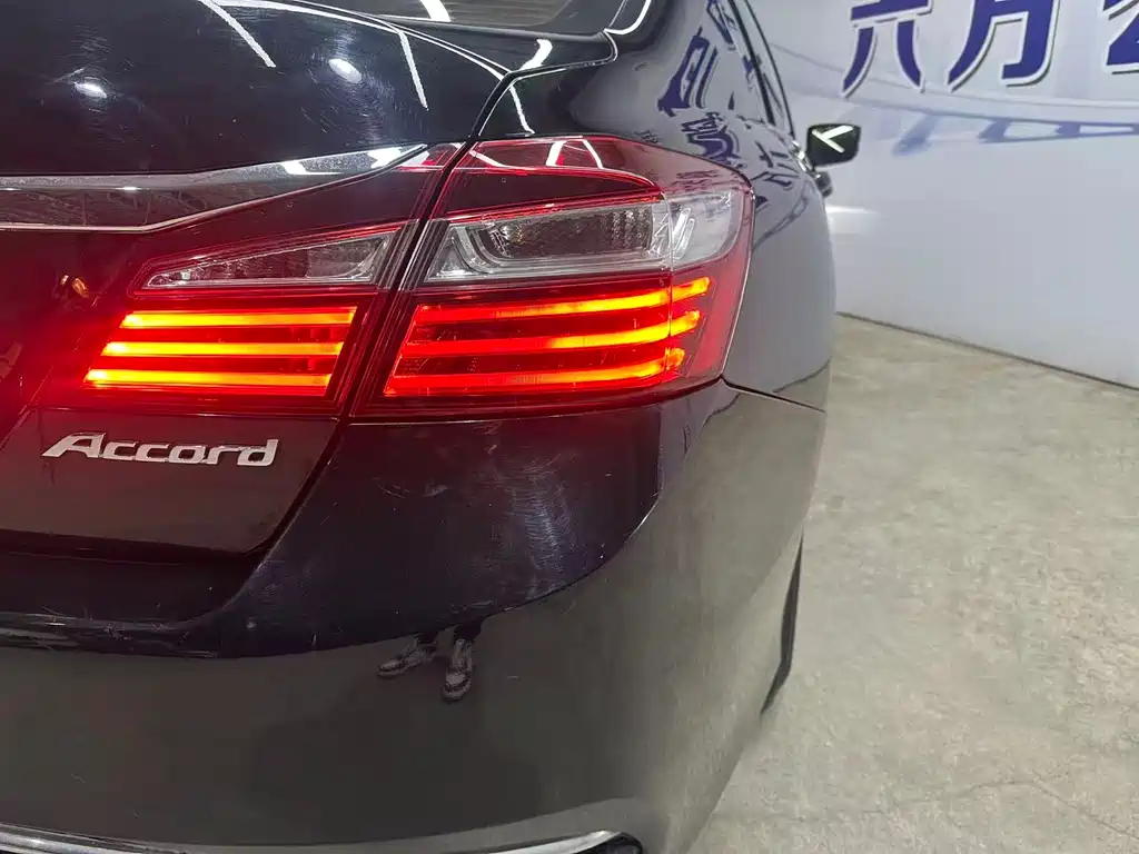 Honda Accord 2018 — фото 15