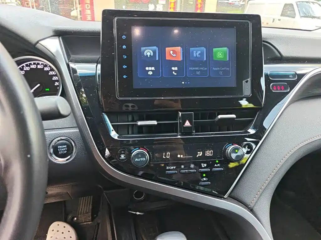 Toyota Camry 2024 — фото 13