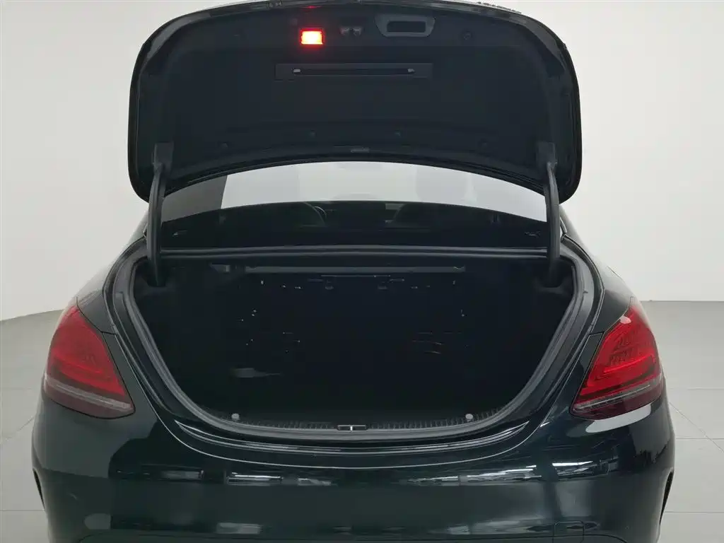 Mercedes-Benz C-Class 2019 — фото 16
