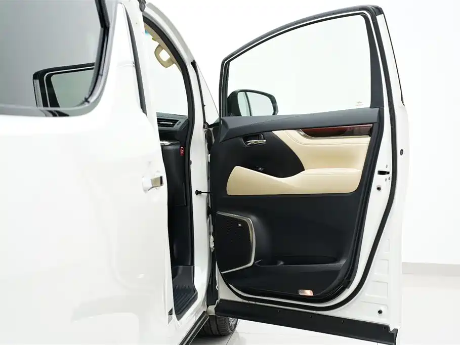 Toyota Alphard 2016 — фото 28