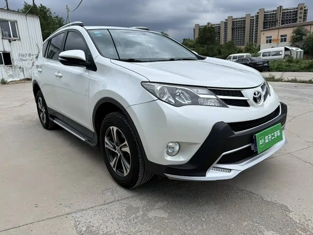 Toyota RAV4 2016 — фото 11