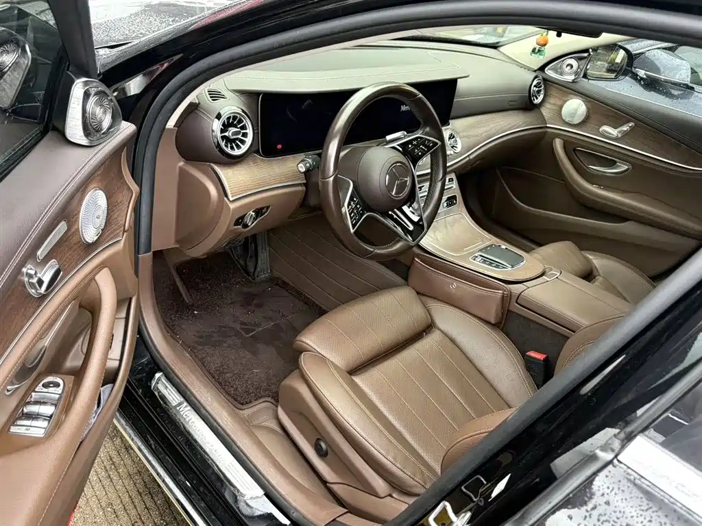 Mercedes-Benz E-Class 2023 — фото 8