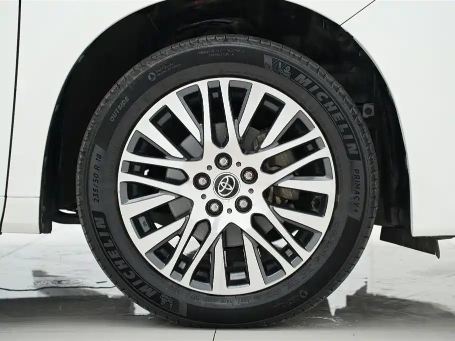 Toyota Alphard 2016 — фото 32