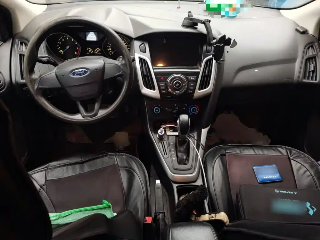 Ford Focus 2015 — фото 13