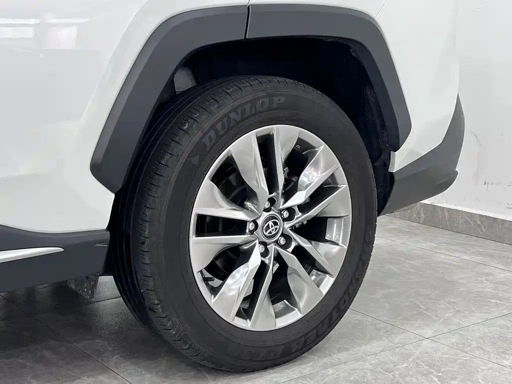 Toyota Wildlander 2023 — фото 21