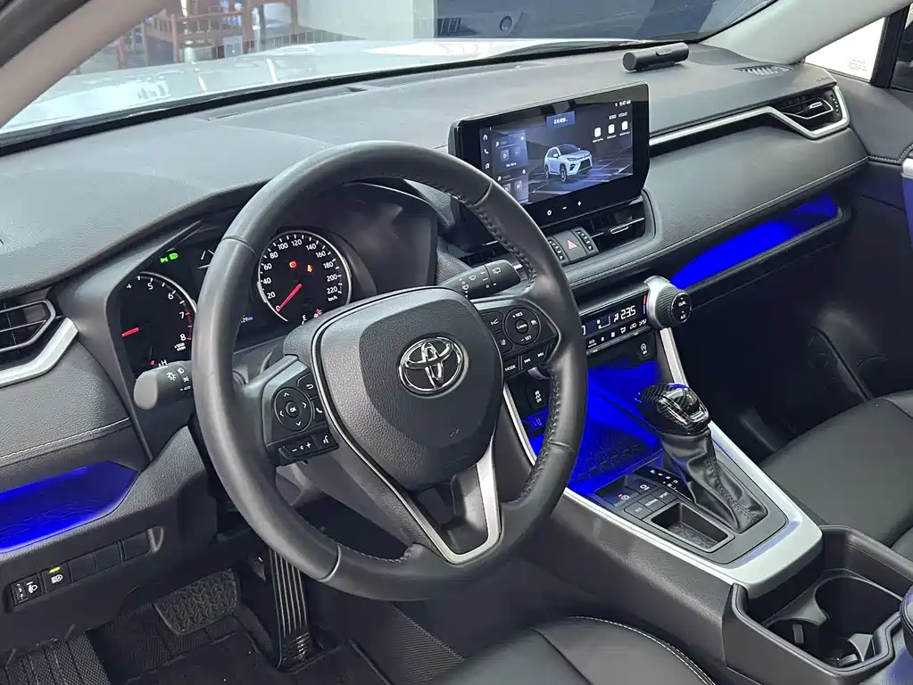 Toyota Wildlander 2023 — фото 14