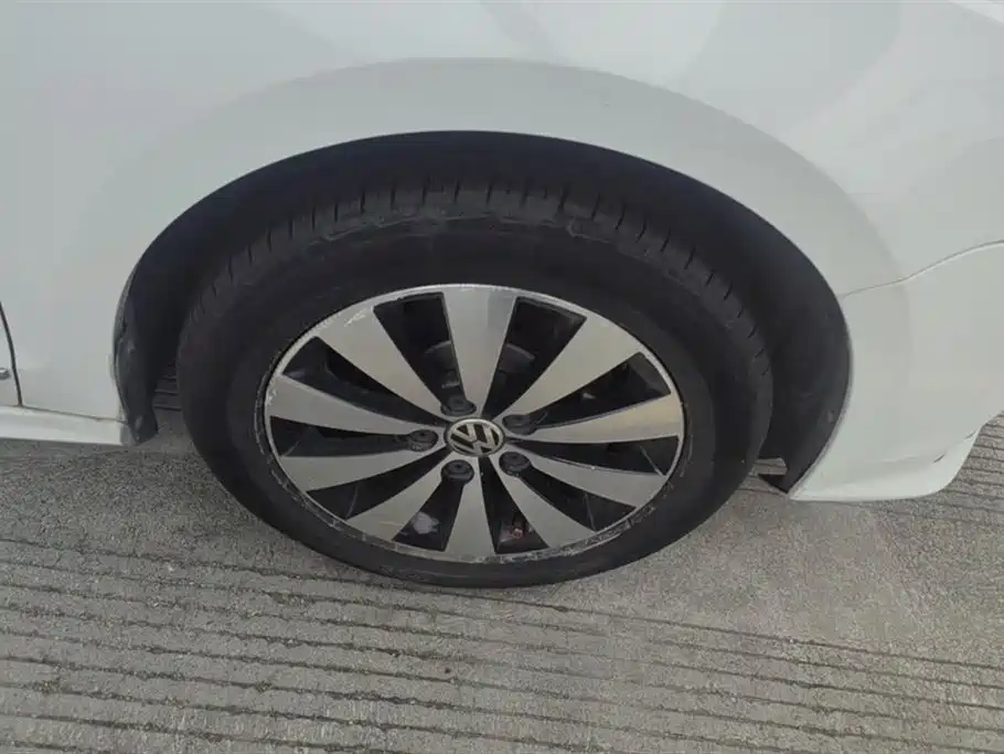 Volkswagen Sagitar 2017