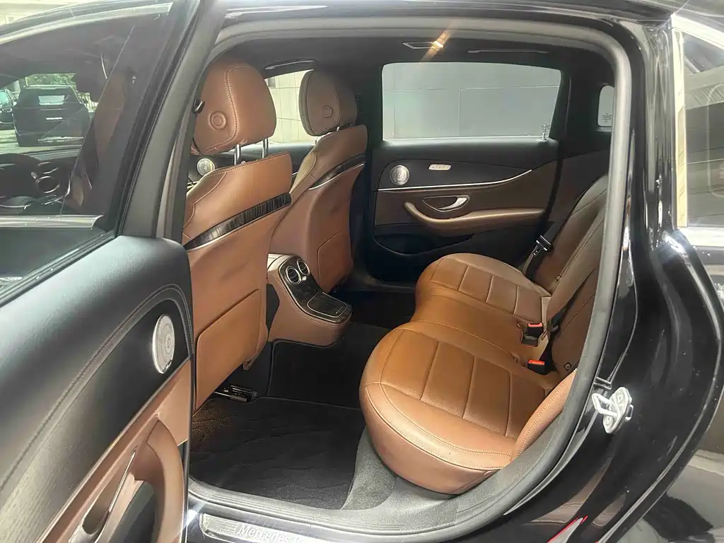 Mercedes-Benz E-Class 2022