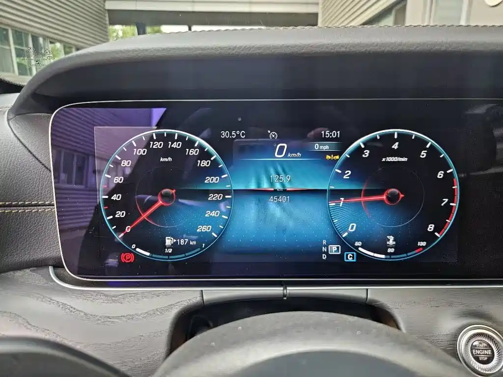 Mercedes-Benz E-Class 2023 — фото 10