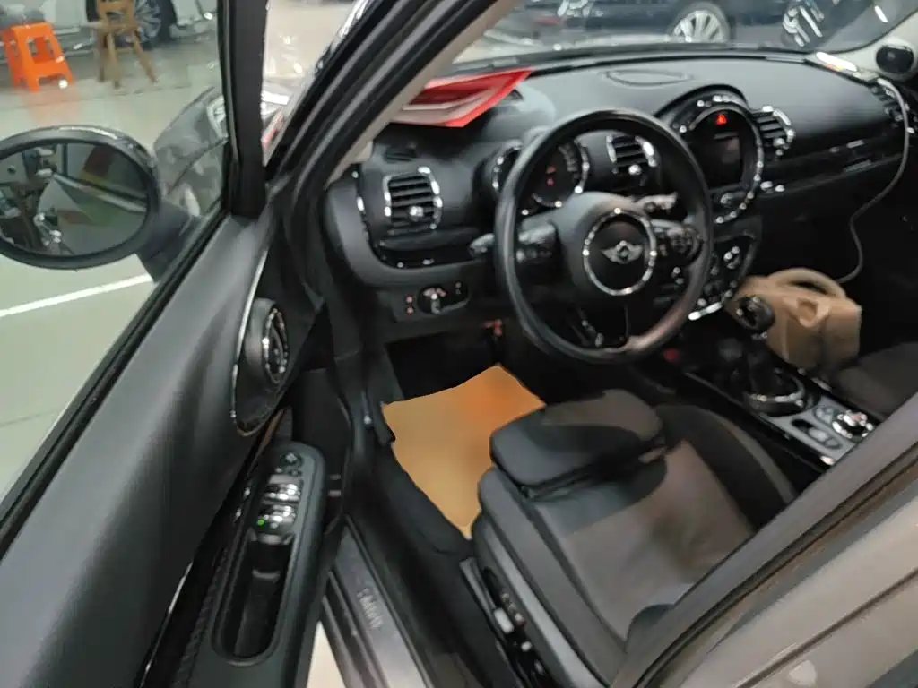 MINI Clubman 2018 — фото 16