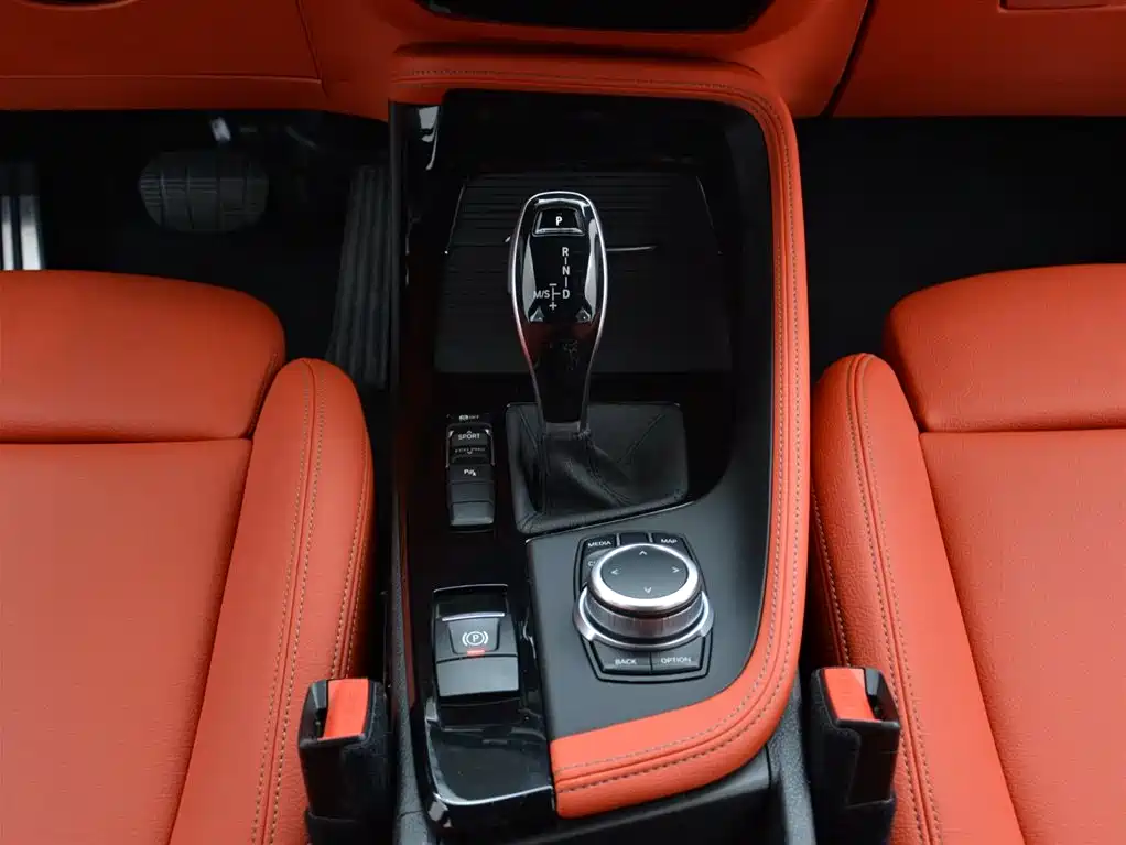 BMW X2 2023 — фото 12