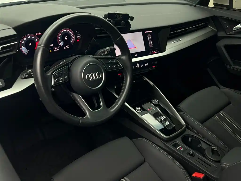 Audi A3 2021 — фото 17