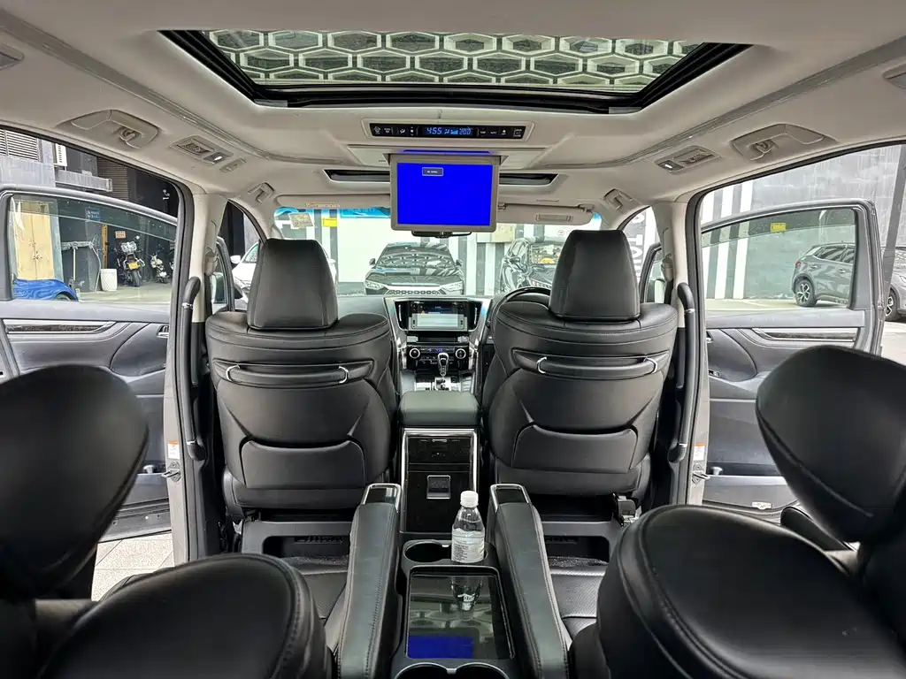 Toyota Alphard 2015 — фото 13