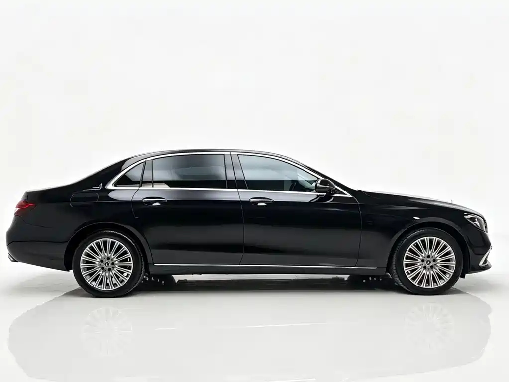 Mercedes-Benz E-Class 2023 — фото 8