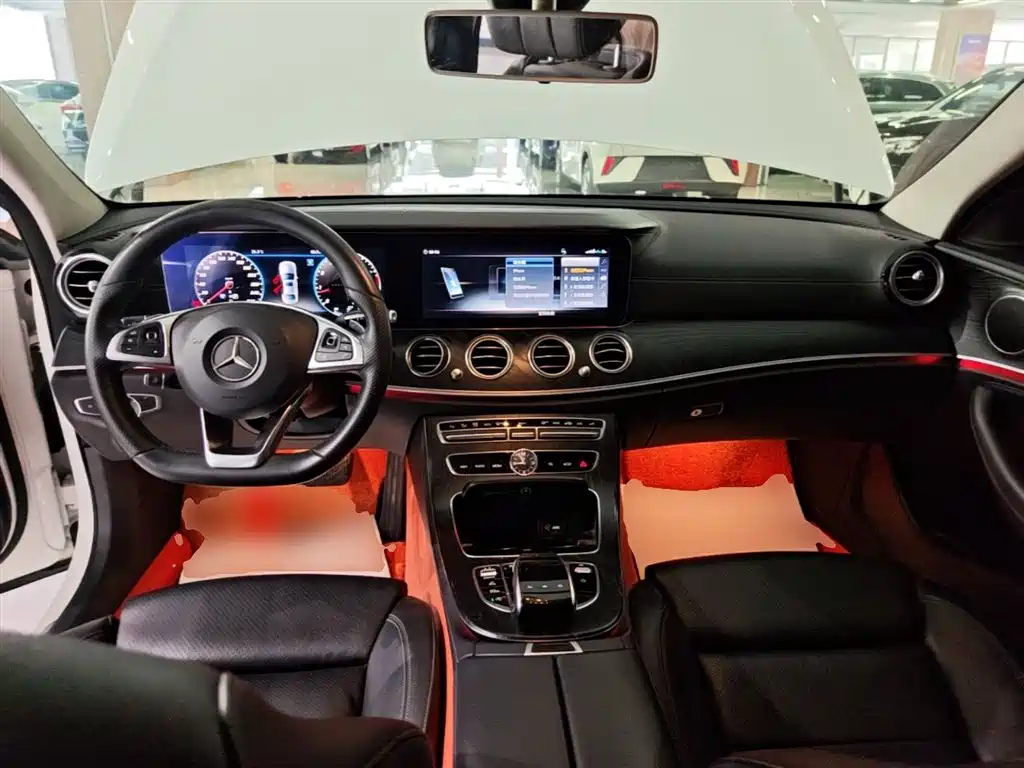 Mercedes-Benz E-Class 2018 — фото 10