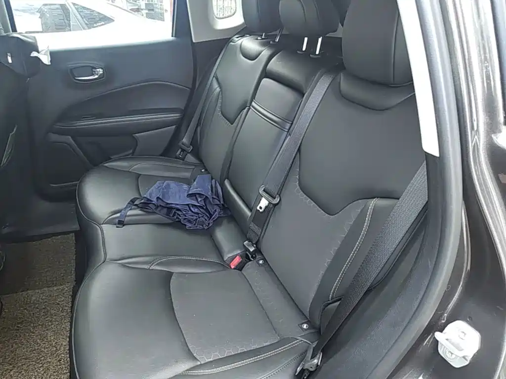 Jeep Compass 2019 — фото 17