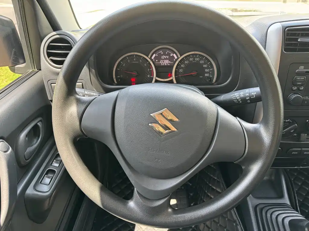 Suzuki Jimny 2018 — фото 11