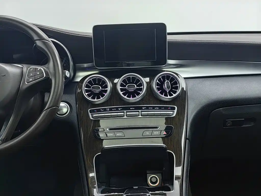 Mercedes-Benz GLC 2016 — фото 12