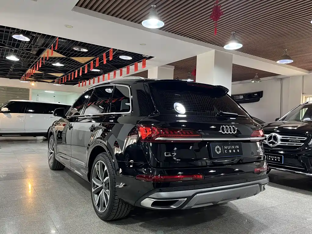Audi Q7 2020 — фото 15