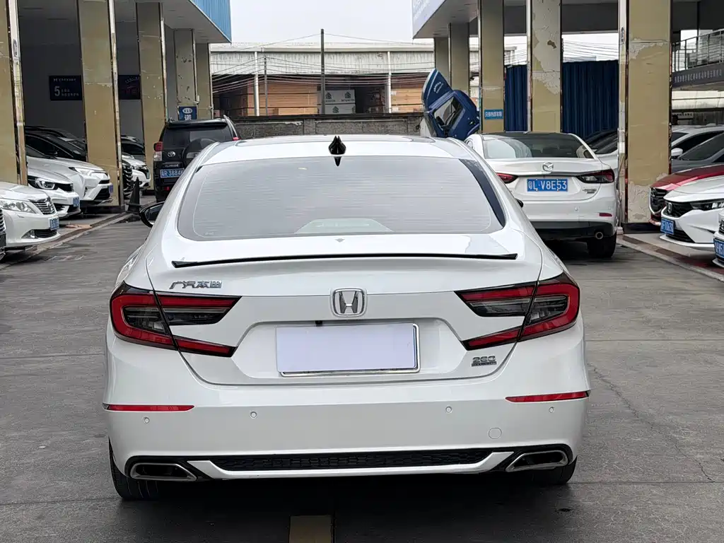 Honda Accord 2023 — фото 12