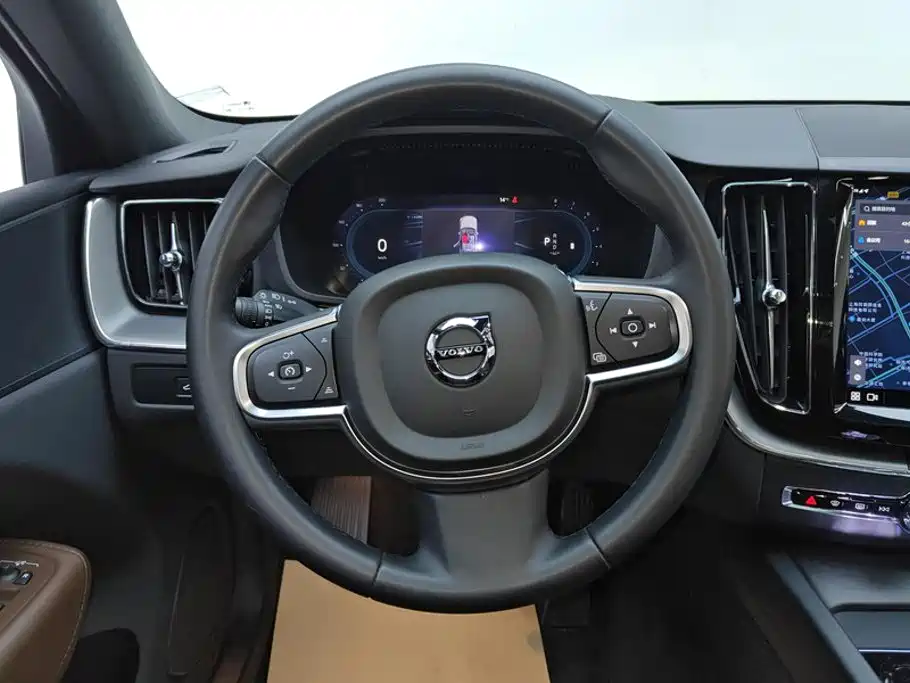 Volvo XC60 2024 — фото 15