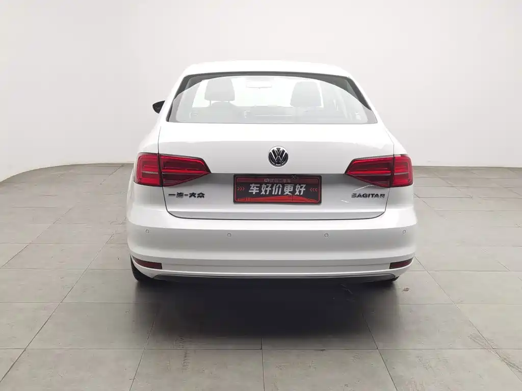 Volkswagen Sagitar 2016