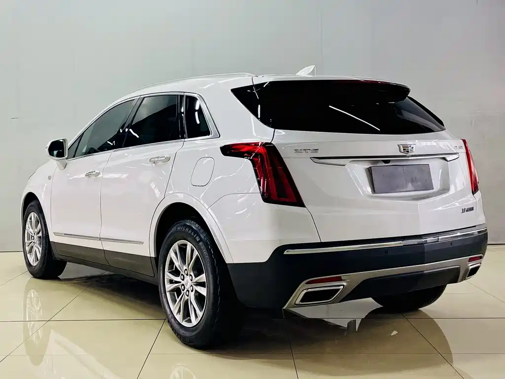Cadillac XT5 2021 — фото 8