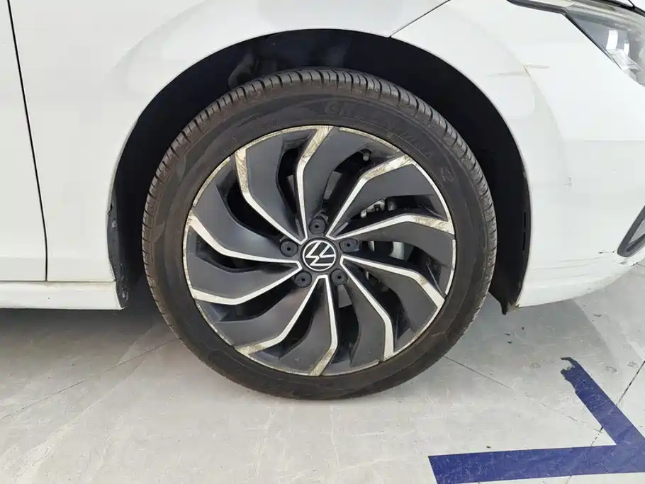 Volkswagen Golf 2021