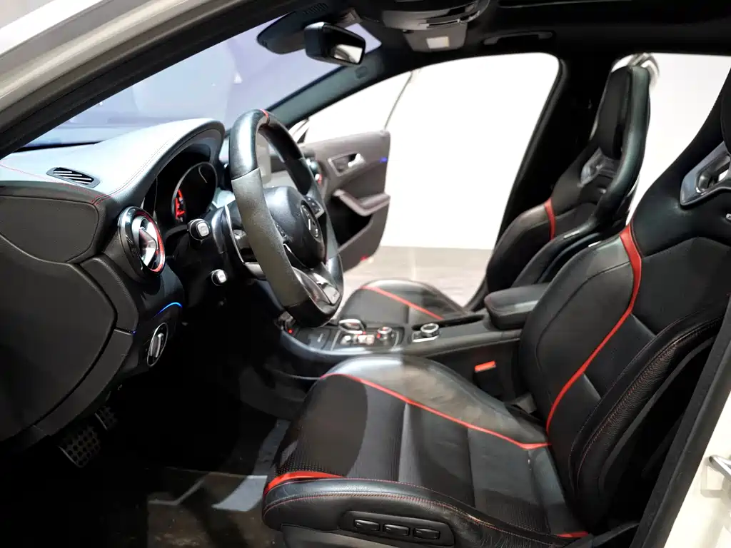 Mercedes-Benz GLA AMG 2016 — фото 15
