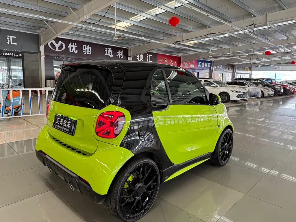 smart Fortwo 2018 — фото 17