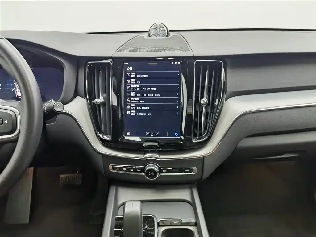 Volvo XC60 2023 — фото 12