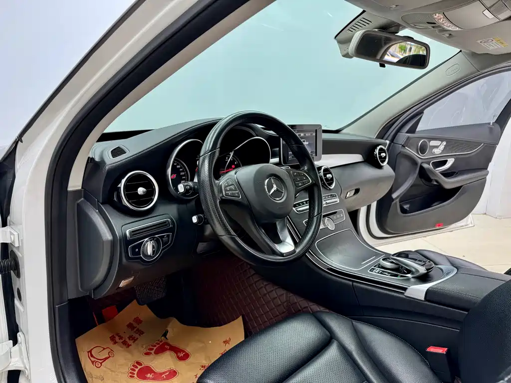 Mercedes-Benz C-Class 2018 — фото 6
